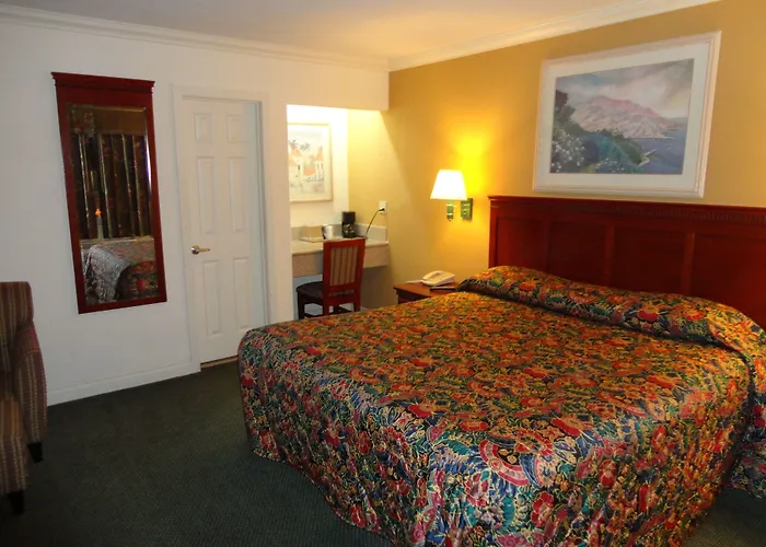 Redondo Inn And Suites