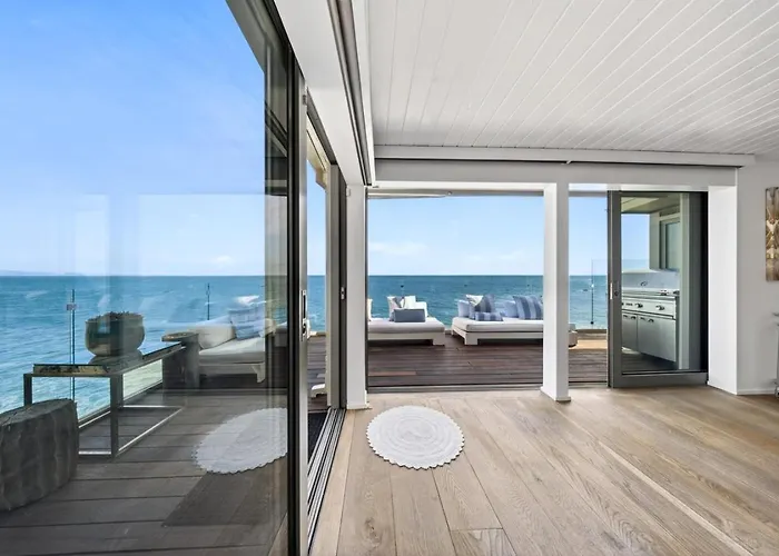 Malibu Beachfront 4Br, Sea Views & Beach Access