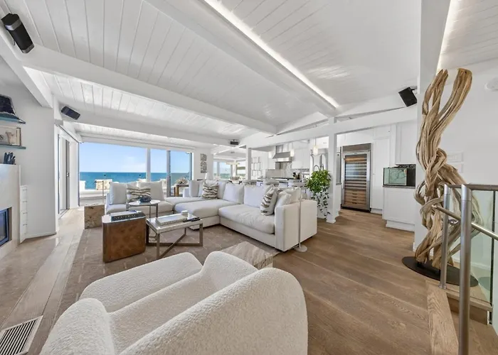 Malibu Beachfront 4Br, Sea Views & Beach Access