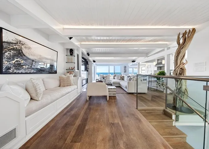 Malibu Beachfront 4Br, Sea Views & Beach Access