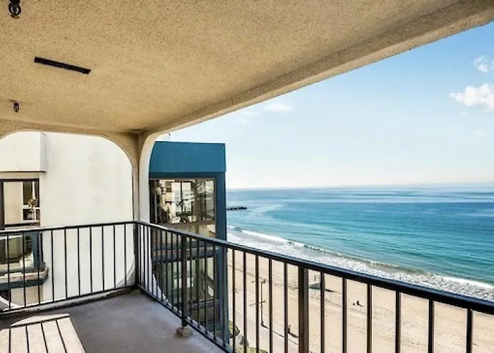 One Bedroom Oceanfront Residence With Panoramic Views