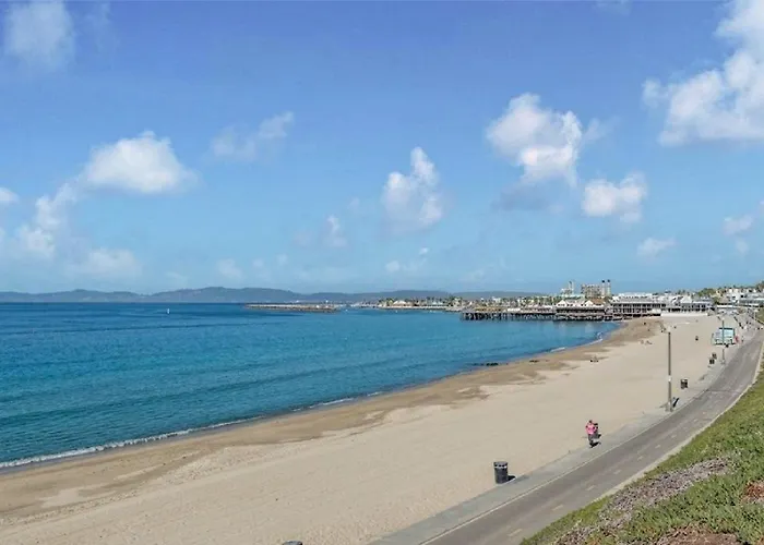 One Bedroom Oceanfront Residence With Panoramic Views