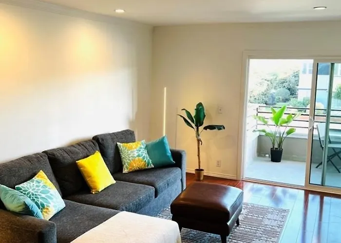 Two Bedroom Coastal Retreat Steps From The Beach
