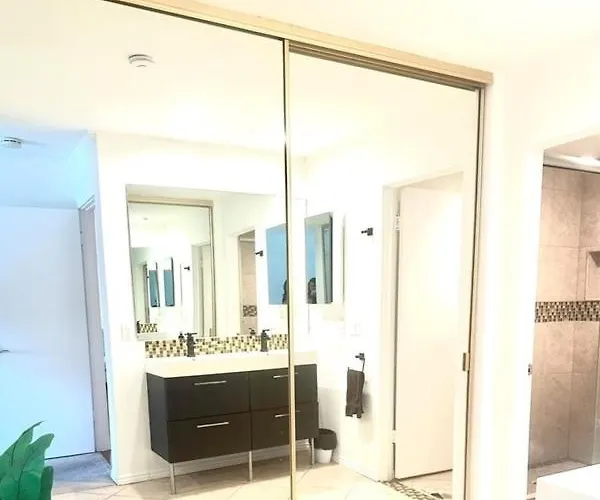 Two Bedroom Coastal Retreat Steps From The Beach